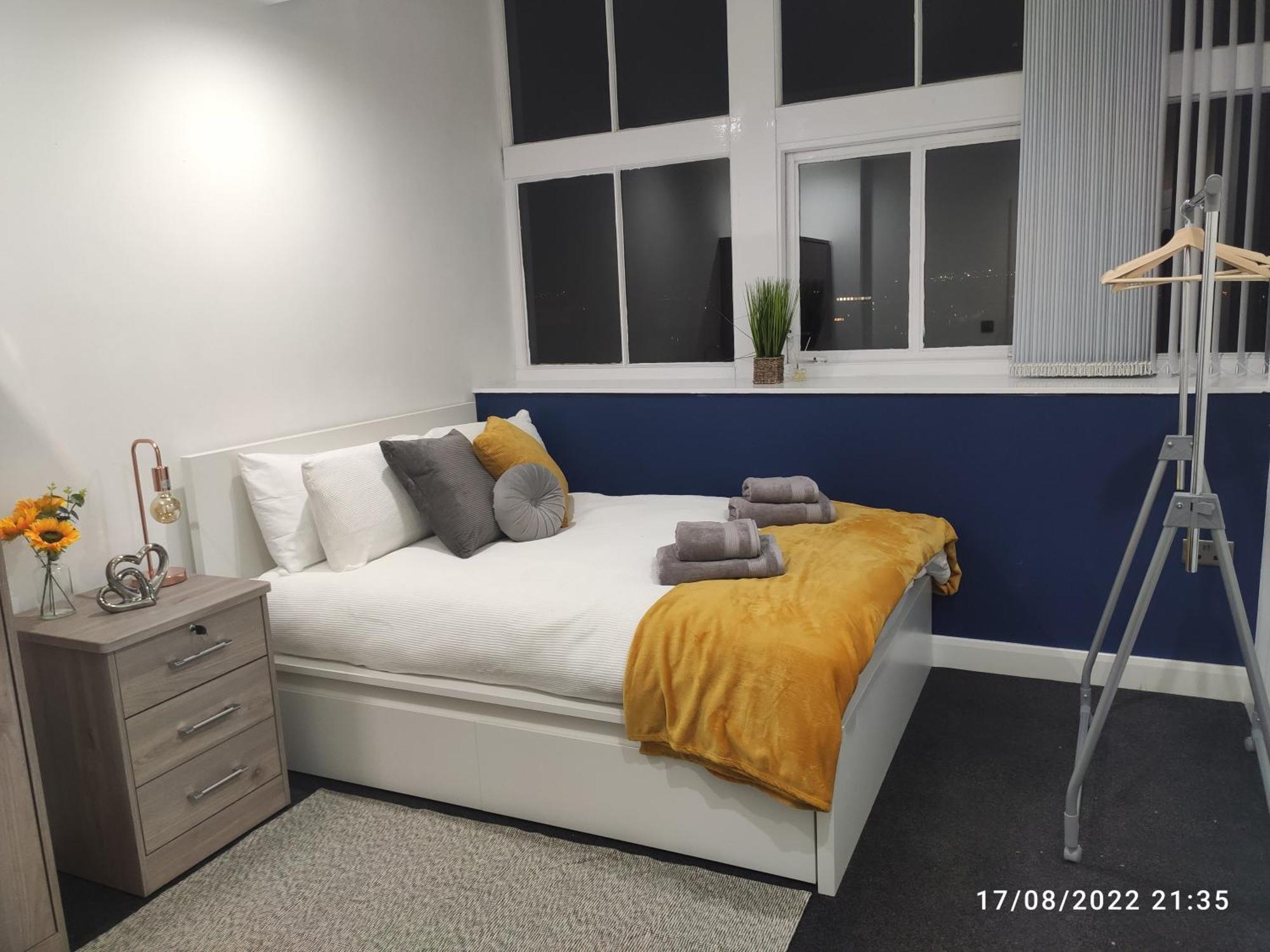 Sky Apartments Брадфорд Номер фото