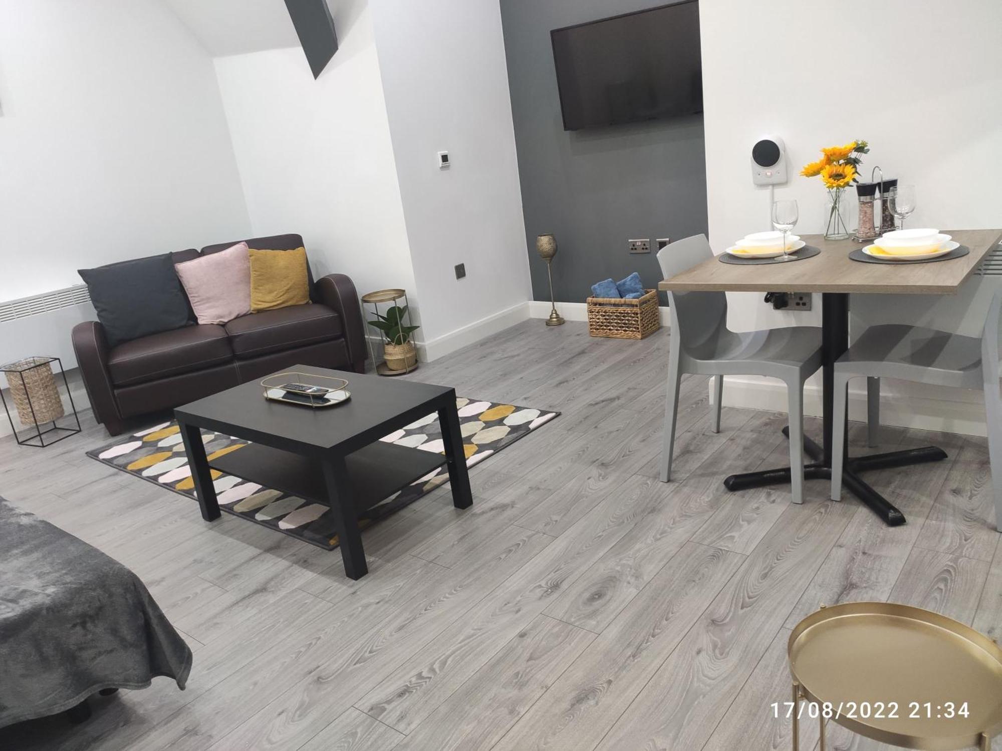 Sky Apartments Брадфорд Номер фото